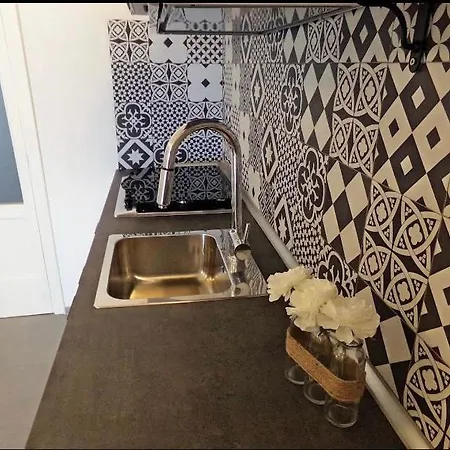 Apartment Letrevolte